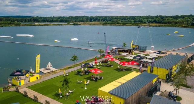 Le Domaine des Lacs et son téléski nautique