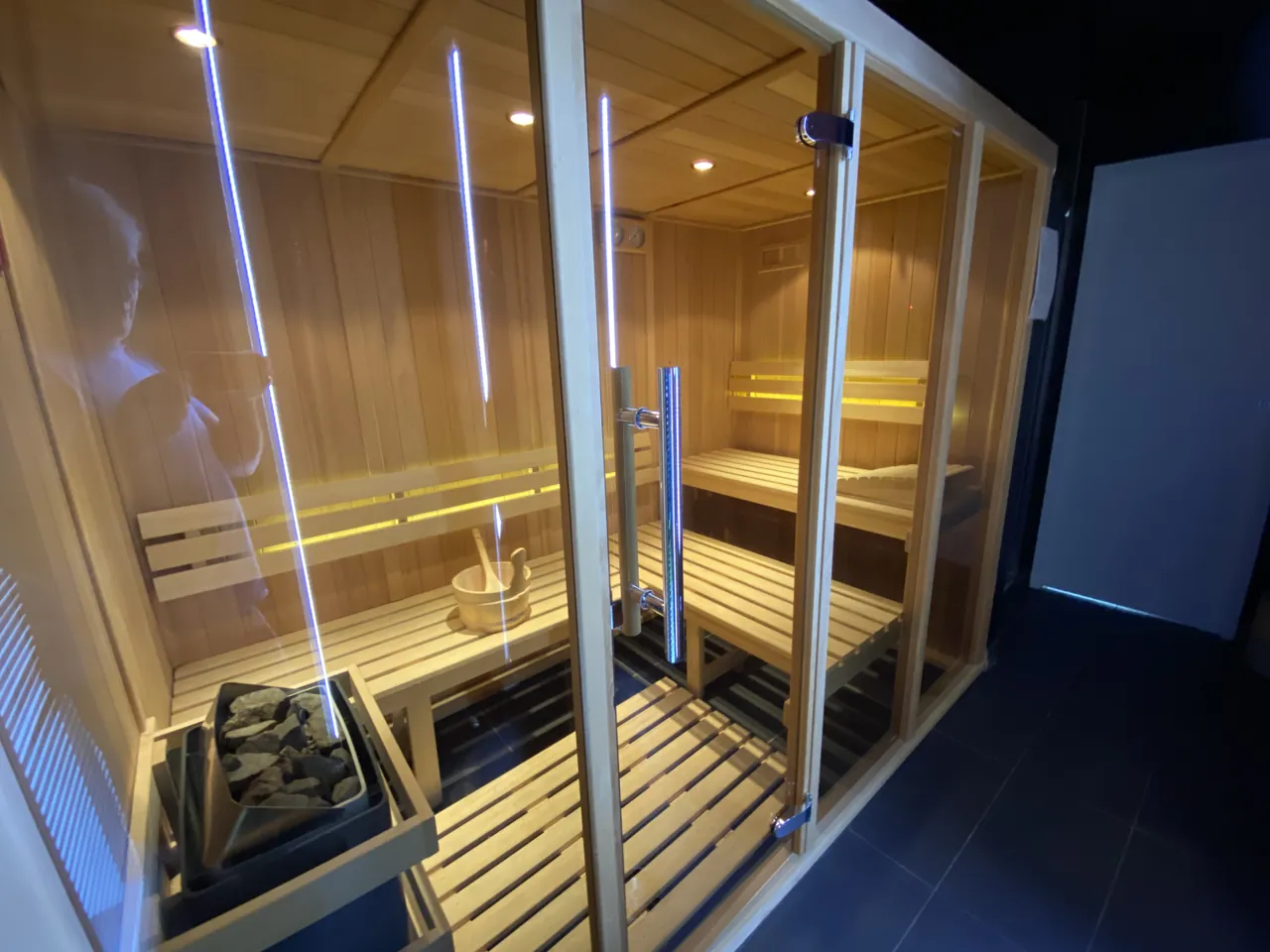 Le sauna vitré pour 5 personnes